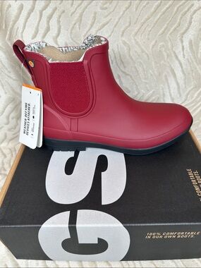 New! Bogs Amanda Chelsea ll Lined Rain Boots in Cranberry Size 8
